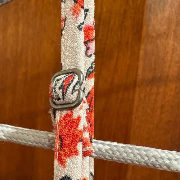 NWT Abercrombie & Fitch Twist-Front Cutout Mini Floral Dress Size Medium - Picture 11 of 16